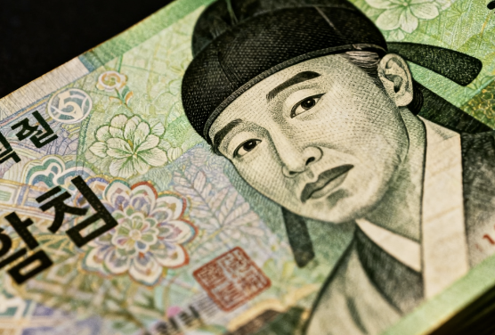 韩元跌至六个月低点,韩国财政部承诺必要时采取行动稳定市场
