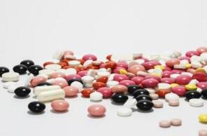 一年内股价翻了45倍，这家生物制药公司AxsomeTherapeutics(AXSM.US)又获分析师上调目标价