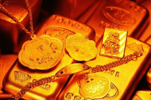 周一黄金期货收跌2% 白银暴跌12%