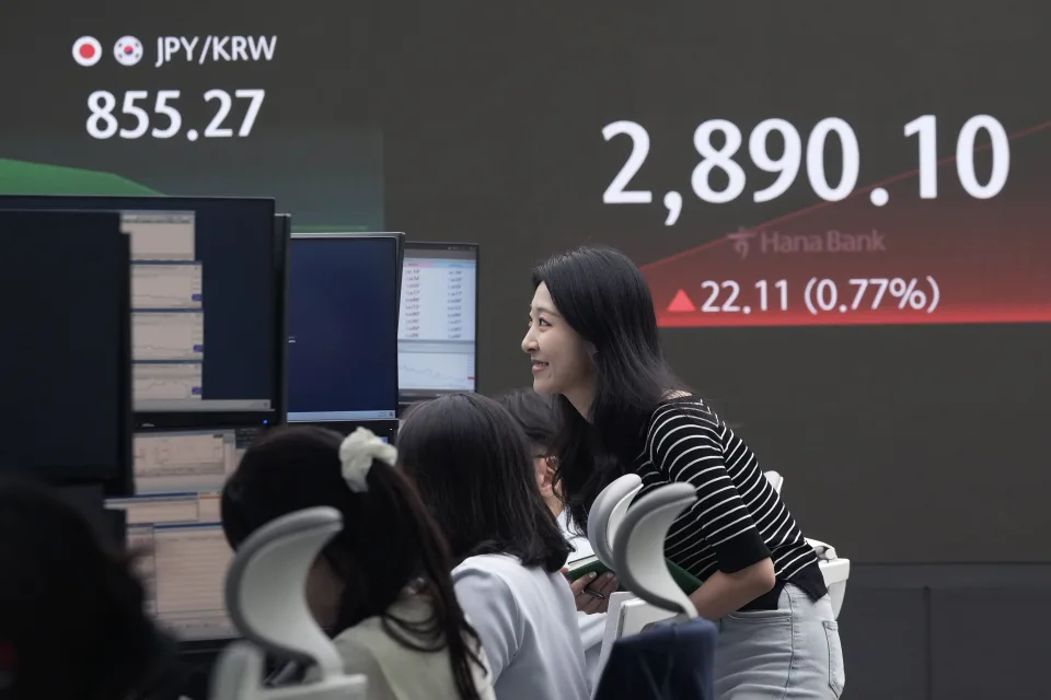 今日股市：亚洲股市飙升，华尔街创下新纪录后日经指数突破 42,000 点