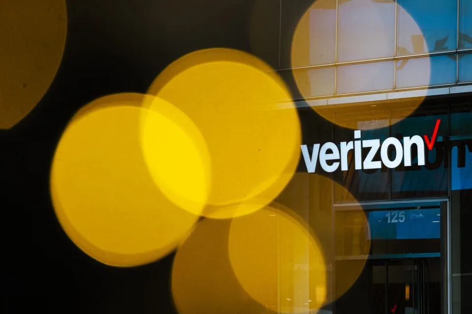 美国最大无线运营商Verizon考虑出售数千座移动电话塔
